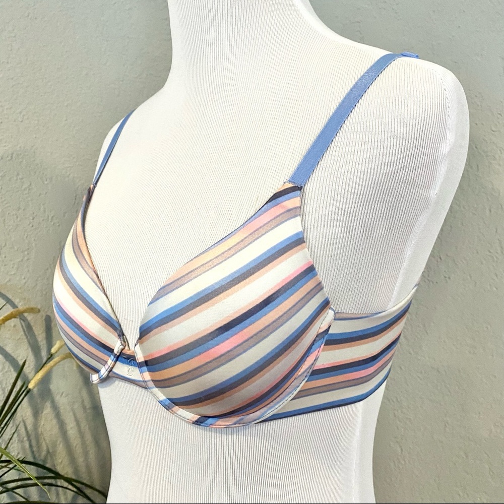 EUC Victoria's Secret Uplift Semi Demi Bra, 32B - Picture 2 of 12